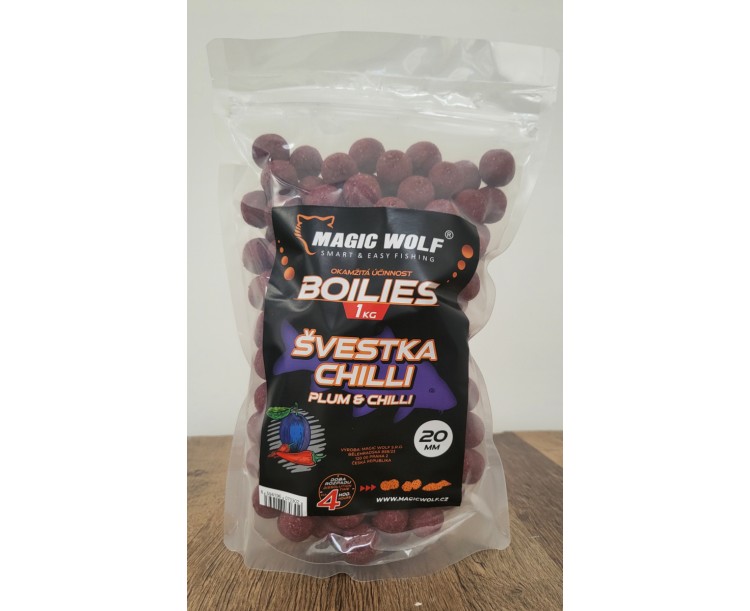 MAGIC WOLF BOILIES 1KG 20MM Chilli Švestka